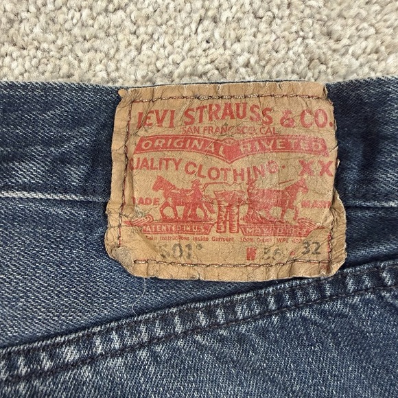 Levi's 501 Original Straight Leg Button Fly Jeans 36x32 Dark Wash Denim Everyday - Picture 11 of 11